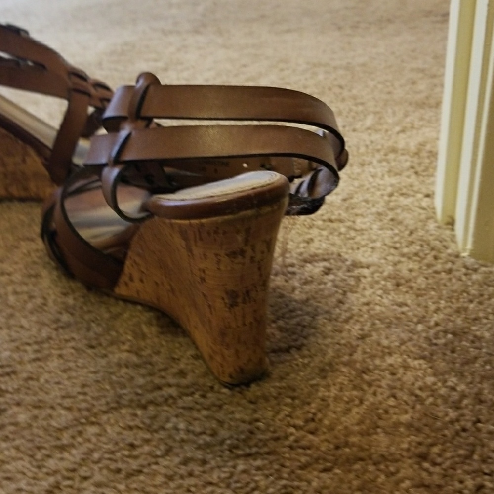 Sandles - Picture 2 of 3